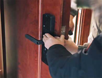 盘龙24小时上门开锁公司